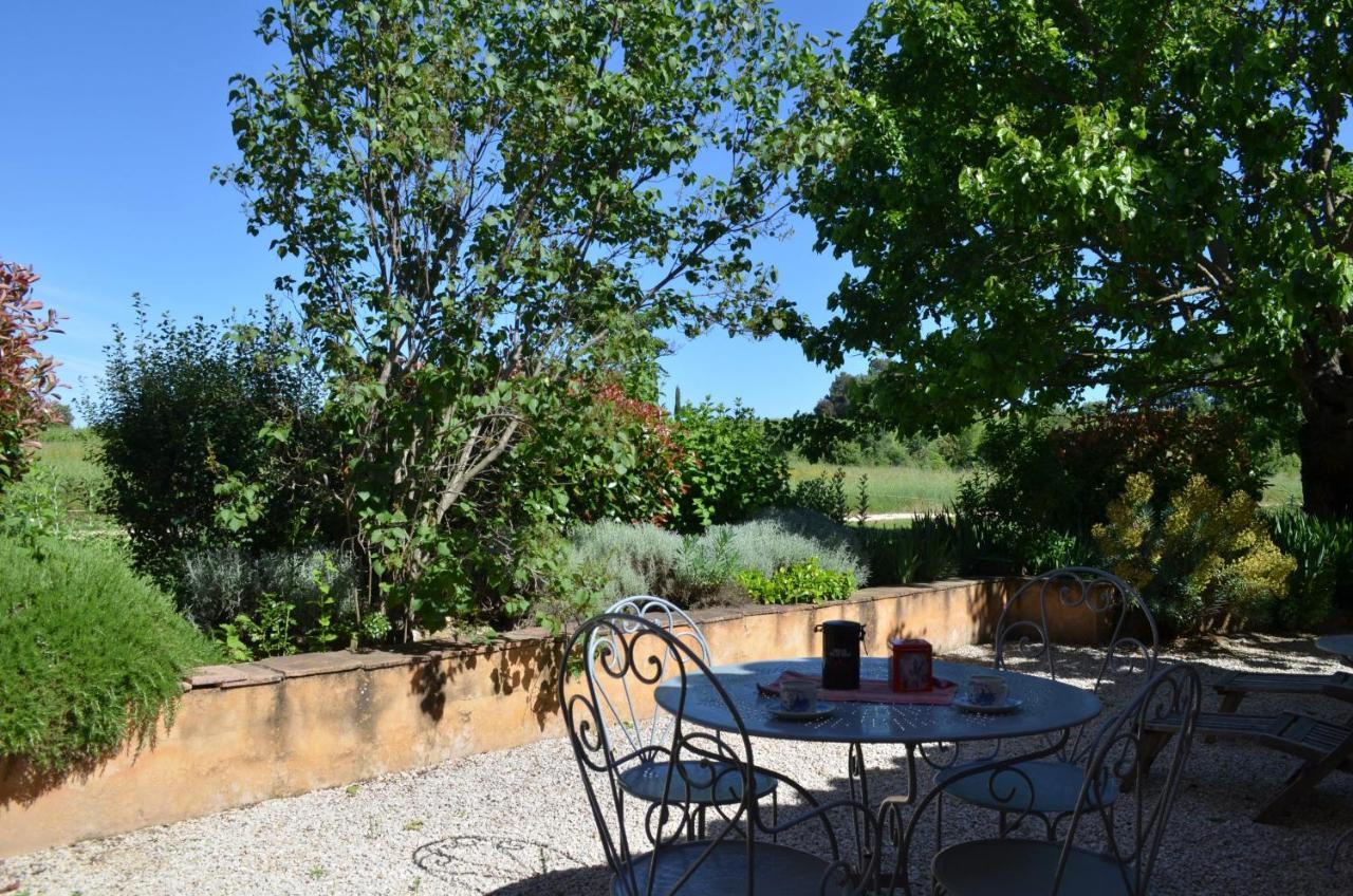 Le Mas Perréal Saint-Saturnin-lès-Apt Exterior foto